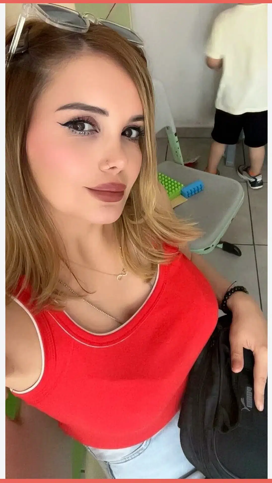 Balıkesir escort makalesi için kütüphane görseli 29, 01 portre